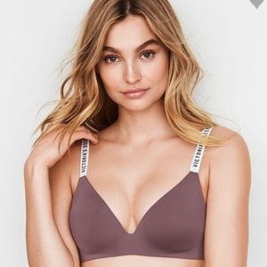 Lightly lined wireless bra